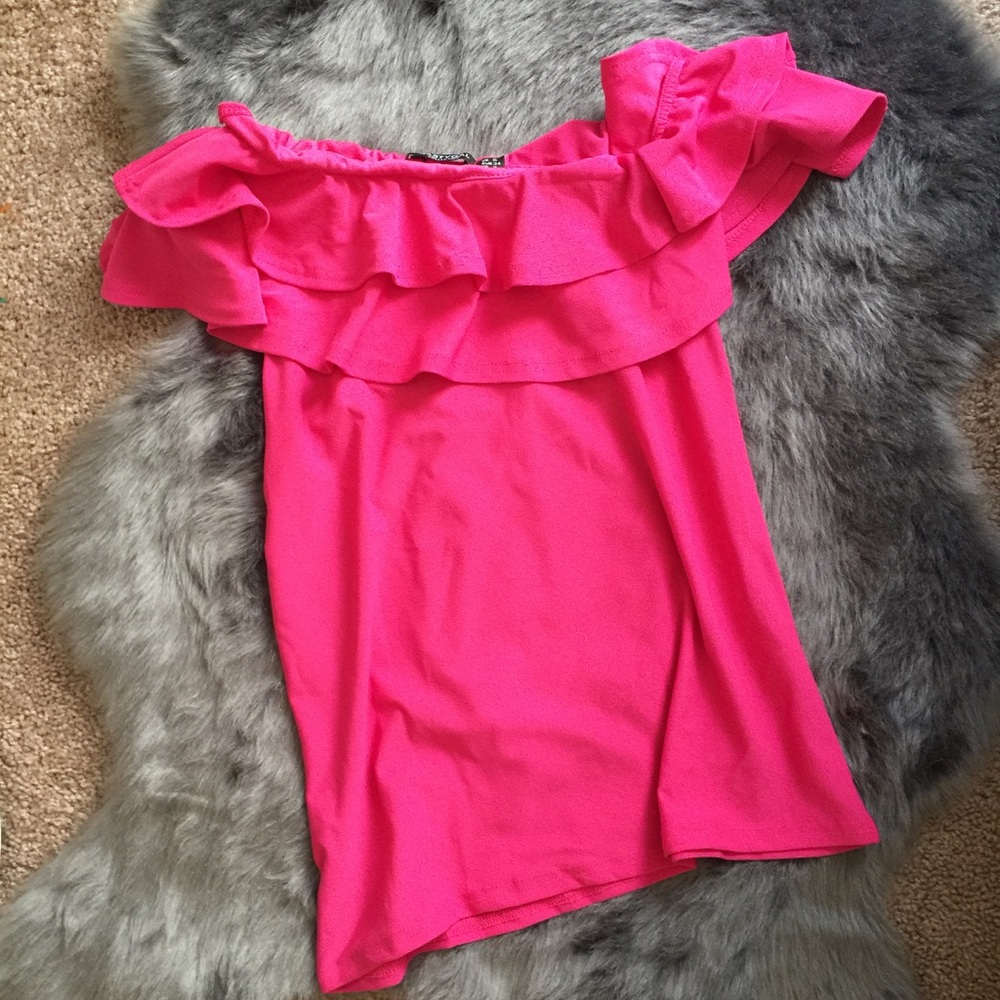 NWT Nasty Gal hot pink ruffle off shoulder top - Picture 6 of 7